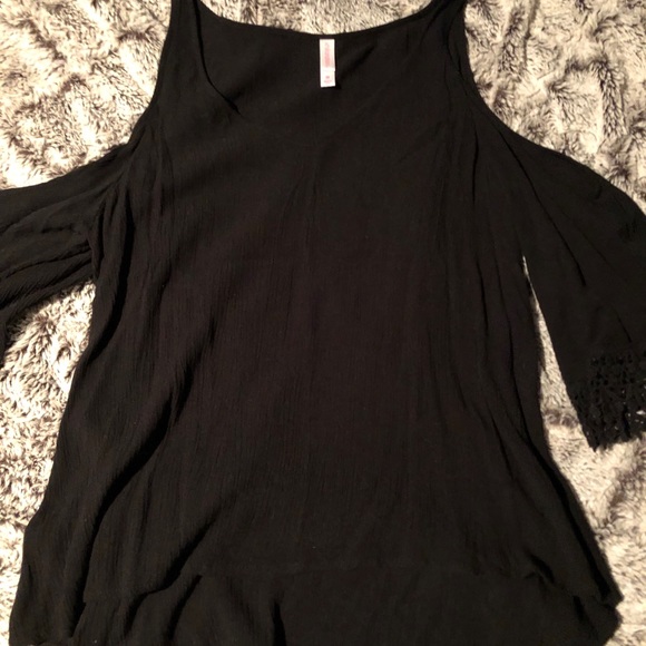 Top - Picture 1 of 1